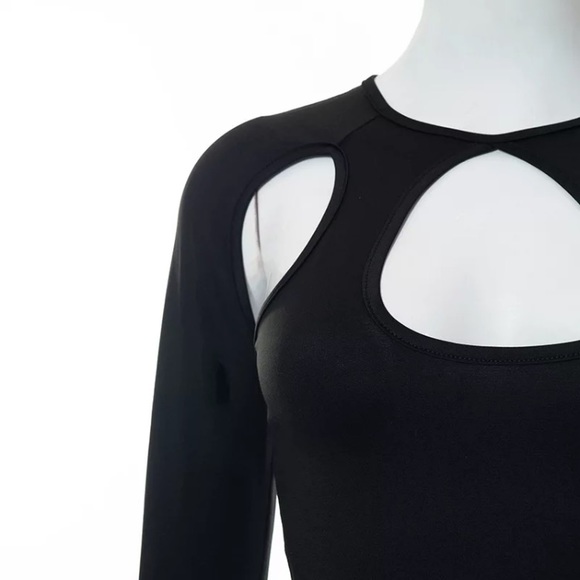 Black cut out long sleeve crop top - Picture 13 of 15